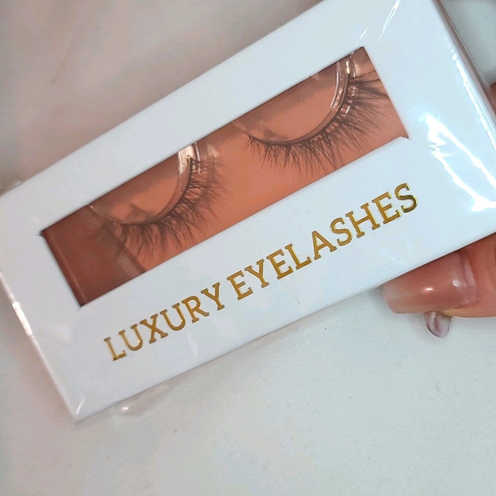 🔥💌 FREE WITH A BUNDLE 🔥💌 Eyelashes